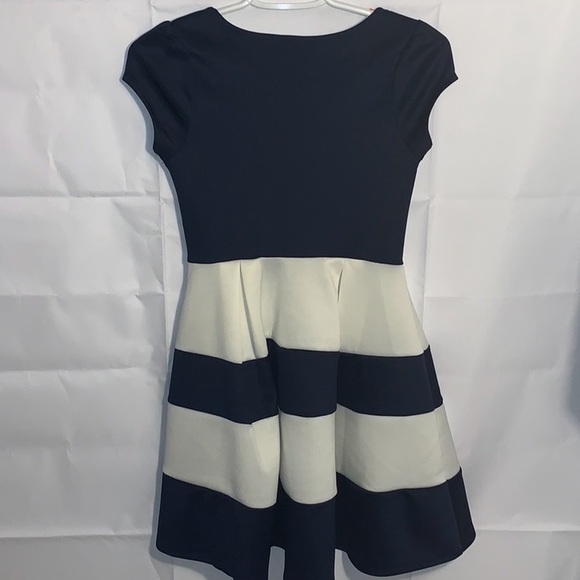 2-hip girls dress - Picture 2 of 3